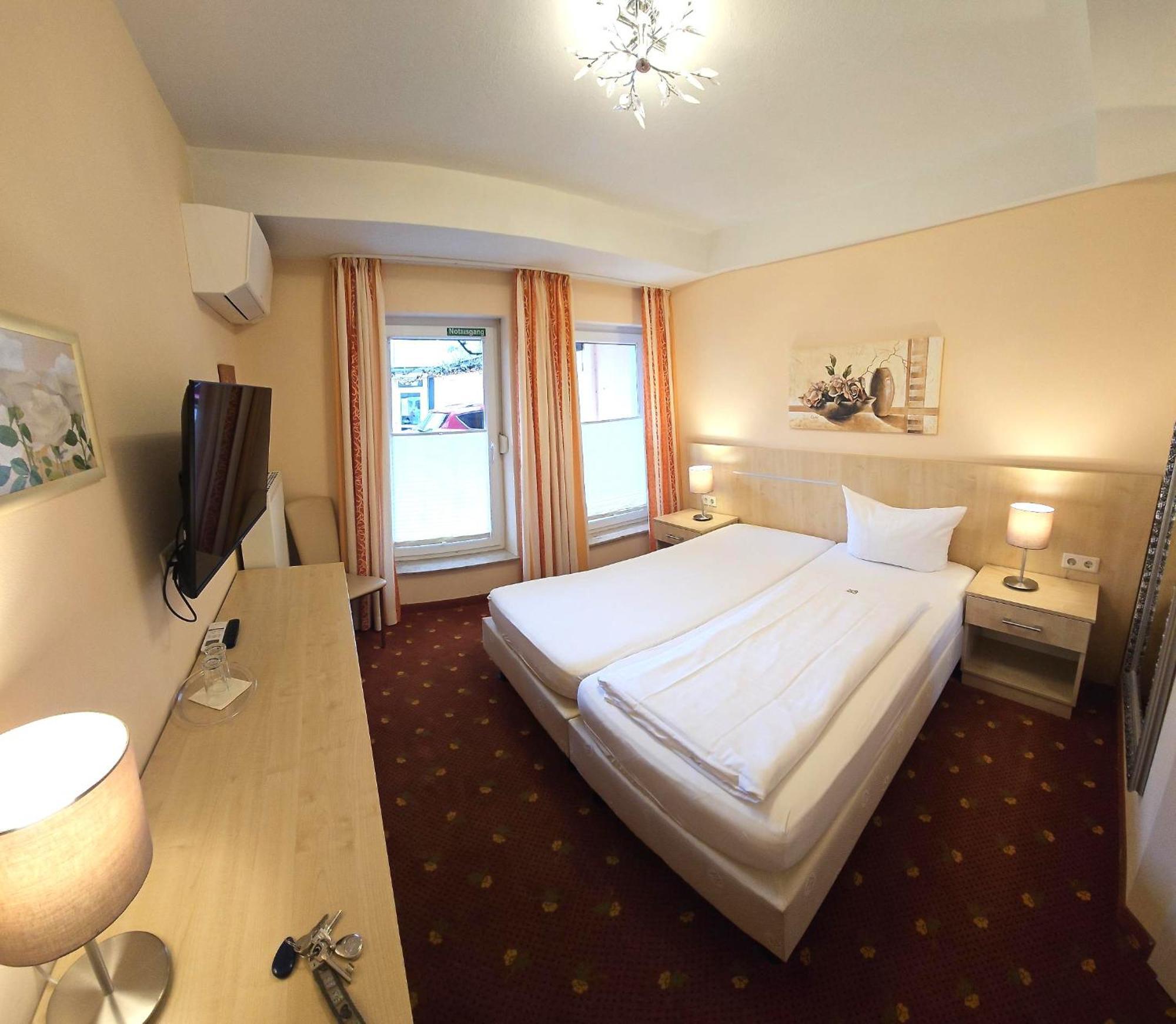 Hotel Altes Weinhaus 3*